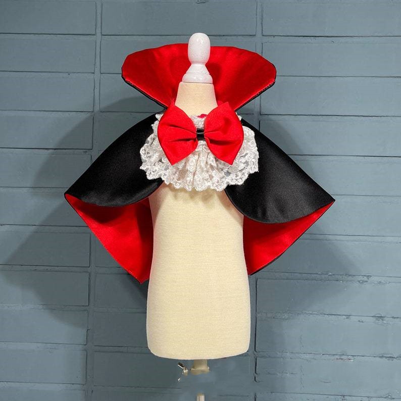 Pet Halloween Vampire Cloak