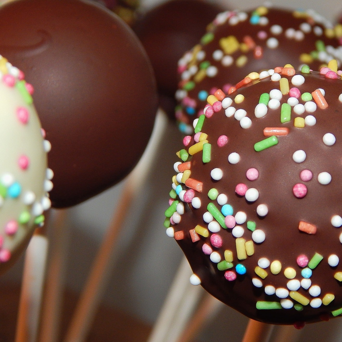 Gin and Tonic Cake Pops